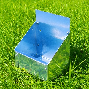 Pevné kovové krmitko pre zajace – odolné voči hryzeniu, 0,3-l (HLINA)